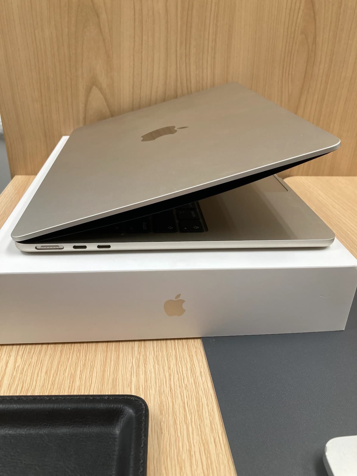 Macbook Air M3 13-inch RAM16Gb/SSD:512Gb Starlight