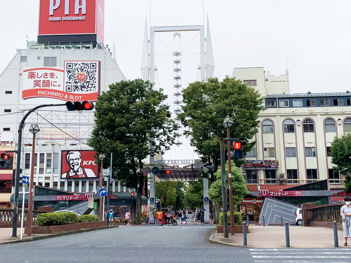 JR関内駅北口から伊勢佐木モール方面へ進む道順写真